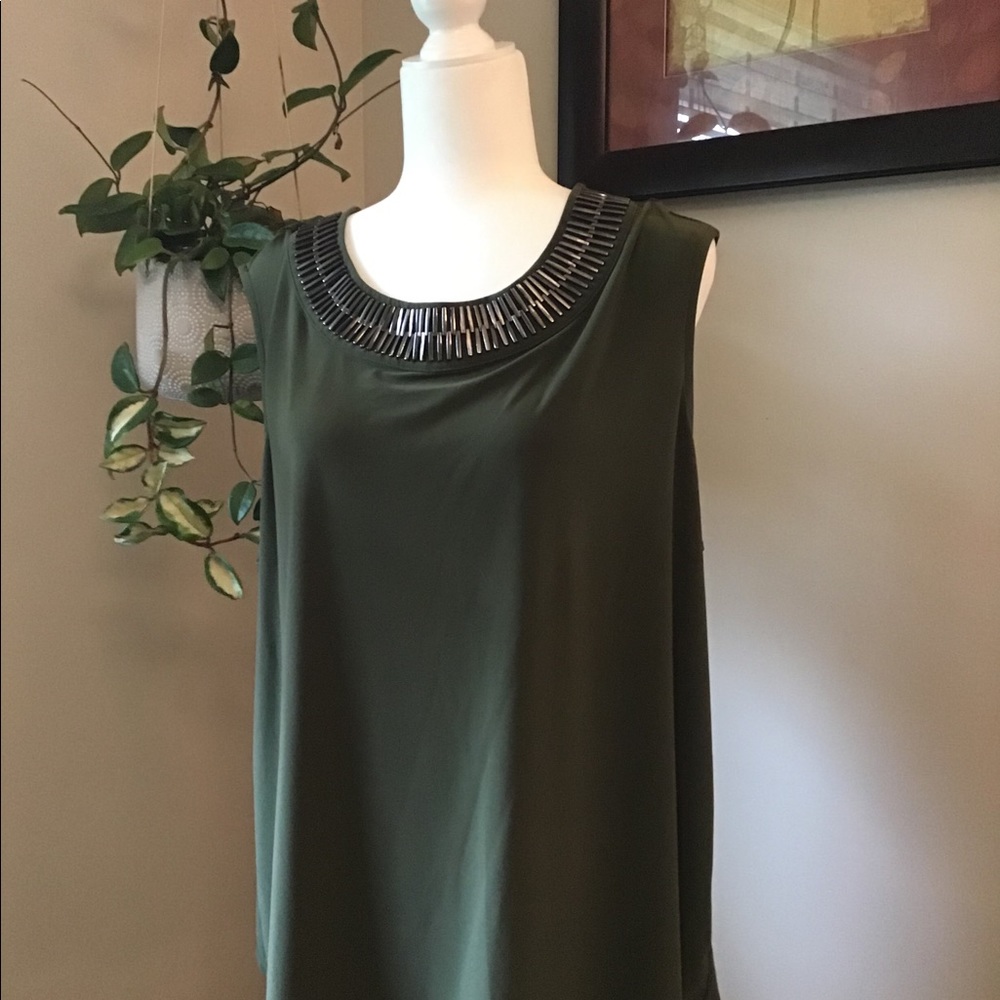 Roz Ali Olive green top